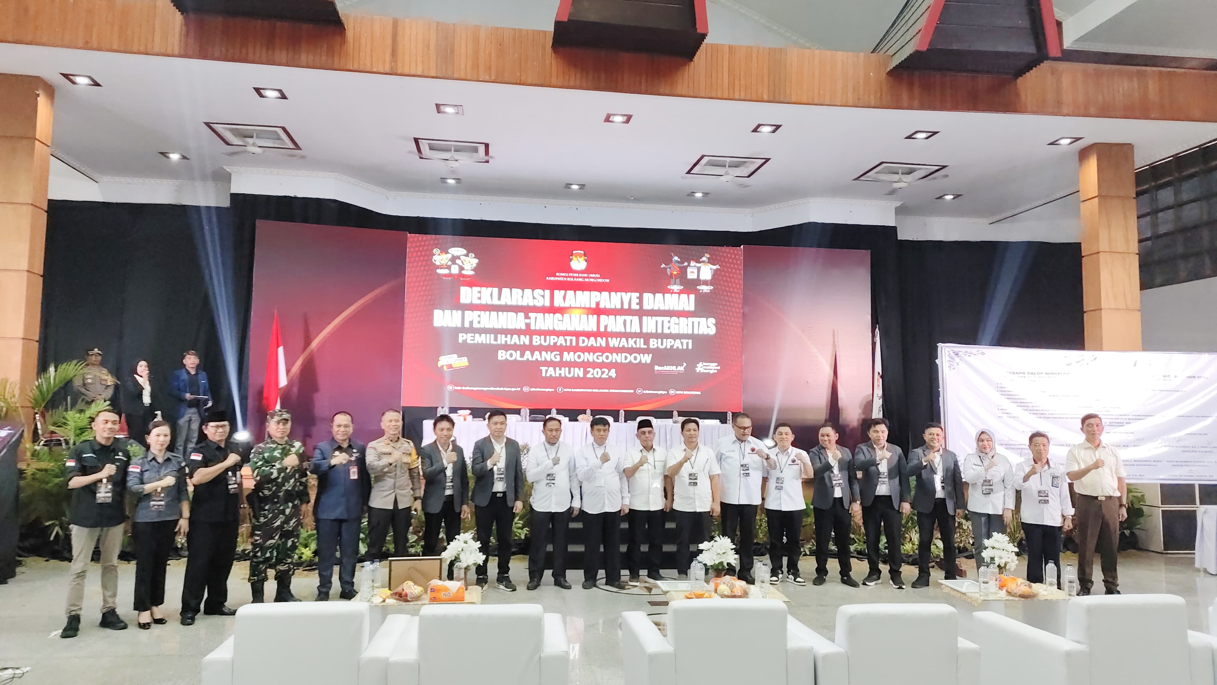 Foto Bersama Paslon 
